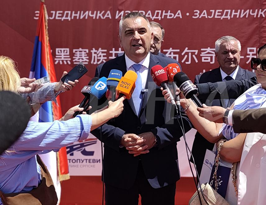 BIJELJINA, JUNE 12 /SRNA/ - Republika Srpska Prime Minister Savo Minić said that, apart from the Hague Tribunal, there is no other institution in the world that keeps in detention a seriously ill person such as General Ratko Mladić.