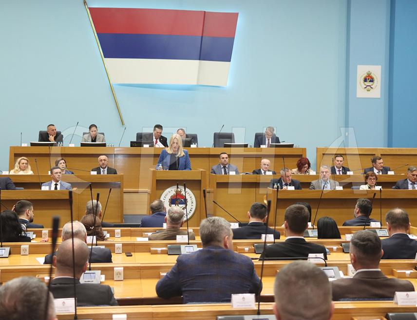 BANJA LUKA, MARCH 28 /SRNA/ - Serb BiH Presidency member Željka Cvijanović has pointed out today in Banja Luka that the threatening of the Dayton Peace Agreement is on the scene in BiH, which is not being done by Republika Srpska, but the internationals.