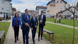 Прњавор - Дан општине - Додик стигао на церемонију уручења Повеље почасног грађанина