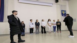 Котор Варош - ученици из Котор Вароша дио "Ритма Европе" 