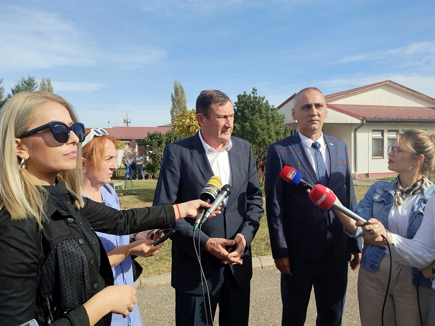 БИЈЕЉИНА, 30. ОКТОБРА /СРНА/ - Министар привреде и предузетништва Републике Српске Војин Митровић изјавио је у Бијељини да је компанија "Орао" која данас обиљежава 79 година рада стабилно предузеће и да је Србија заинтересована за наставак сарадње што ће допринијети наставку развоја.