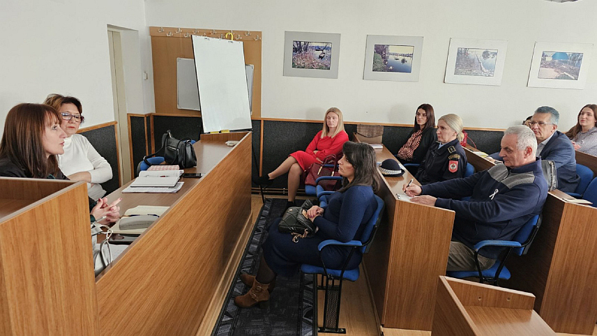 ПРЊАВОР, 8. ДЕЦЕМБРА /СРНА/ - Округли сто поводом 16 дана активизма у борби против родног насиља у Центру за културу Прњавор.