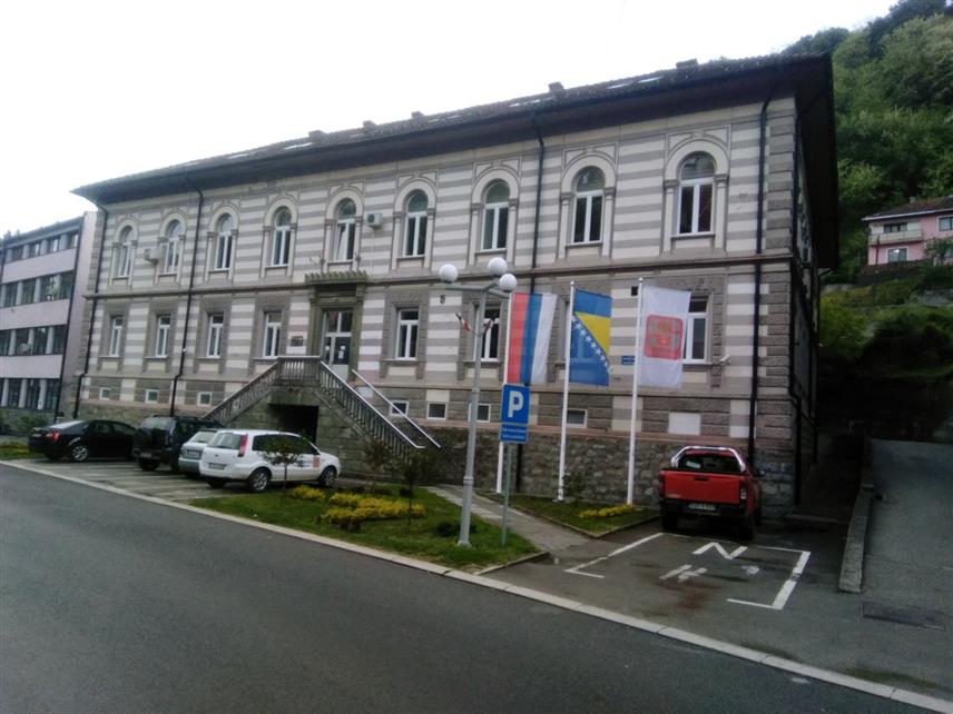 СРЕБРЕНИЦА, 18. НОВЕМБРА /СРНА/ - Зграда Скупштине општине Сребреница.