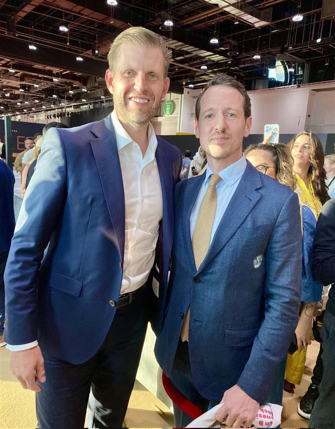 БЕОГРАД, 15. ДЕЦЕМБРА /СРНА/ - Принц Филип Карађорђевић саопштио је да се срео са Ериком Трампом, сином новоизабраног америчког предсједника Доналда Трампа, као и да је недавно позвао Трампа да повуче признање такозваног Косова.