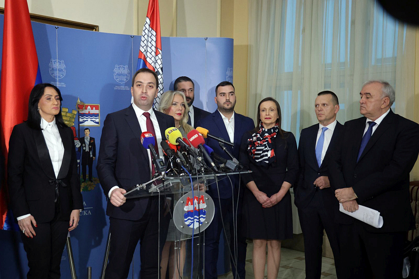 БАЊАЛУКА, 17. ДЕЦЕМБРА /СРНА/ - Предсједник Социјалистичке партије Српске /СПС/ Горан Селак позвао је градоначелника Бањалуке Драшка Станивуковића да хитно обезбиједи скупштинску већину и преузме потпуну политичку одговорност, након што данас није одржана конститутивна сједница Скупштине града.