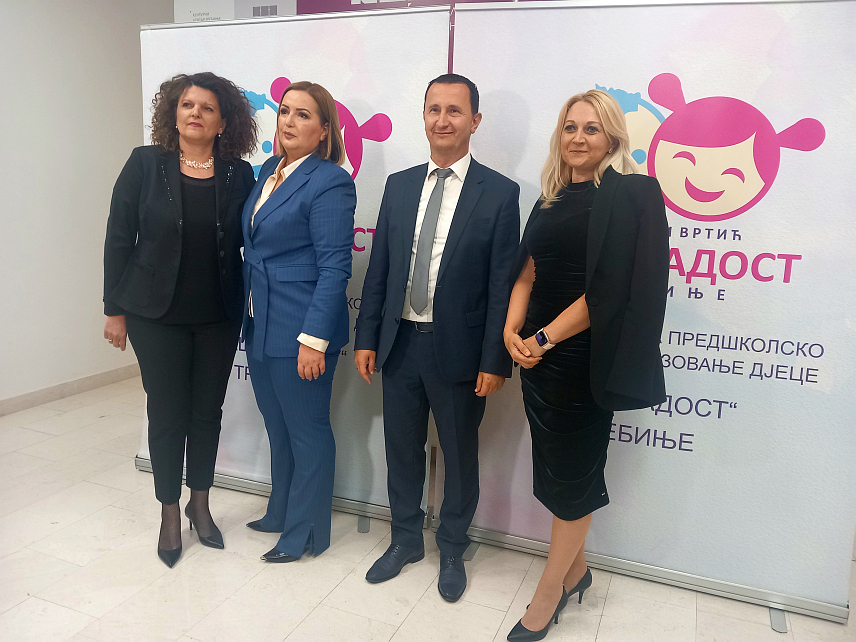 ТРЕБИЊЕ, 15. МАЈА /СРНА/ - Јавна установа за предшколско васпитање и образовање "Наша радост" из Требиња обиљежила је вечерас 110 година постојања пригодним програмом који су припремили полазници вртића, а министар породице, омладине и спорта Републике Српске Селма Чабрић оцијенила је да је ово значајан јубилеј.