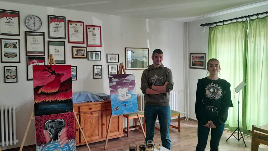 ПАЛЕ, 17. МАЈА /СРНА/ - Друга ликовна колонија младих талената Сарајевско-романијске регије отворена је данас у просторијама Средњошколског центра /СШЦ/ "Пале", који је организатор.