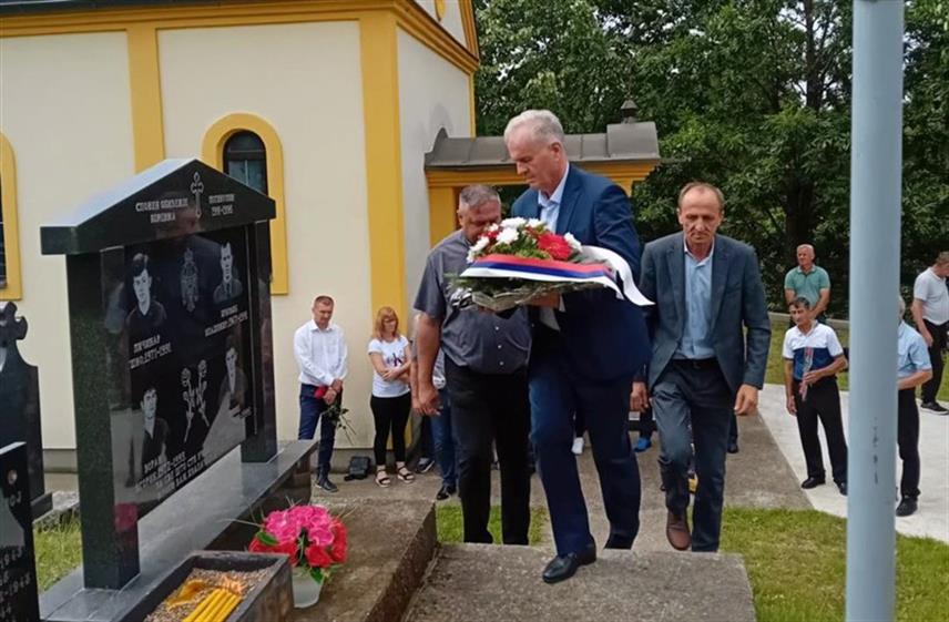 СРБАЦ, 24. ЈУНА /СРНА/ - Борачка организација општине Србац и Мјесна борачка организација Ћукали данас су у Жупском Разбоју организовали парастос за четири борца Војске Републике Српске из овог мјеста.