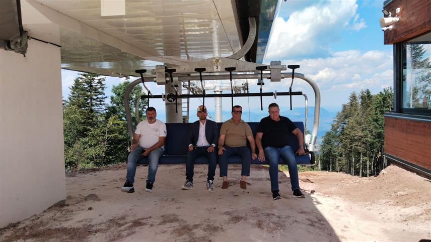 ВЛАСЕНИЦА, 9. АВГУСТА /СРНА/ - Отварање Ски-центра "Игришта" код Власенице, у чију је изградњу уложено око 36.000.000 КМ, представља историјски тренутак за Власеницу и цијели регион.