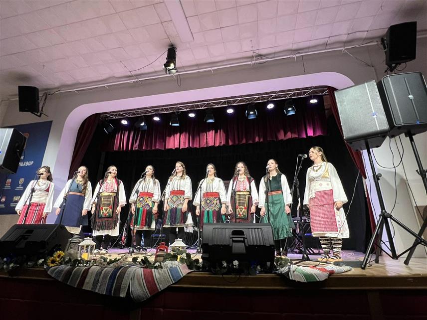 ПРЊАВОР, 12. ОКТОБРА /СРНА/ - Женска пјевачка група Градског културно–умјетничког друштва /ГКУД/ "Пронија" из Прњавора одржала је вечерас концерт у Центру за културу и туризам.