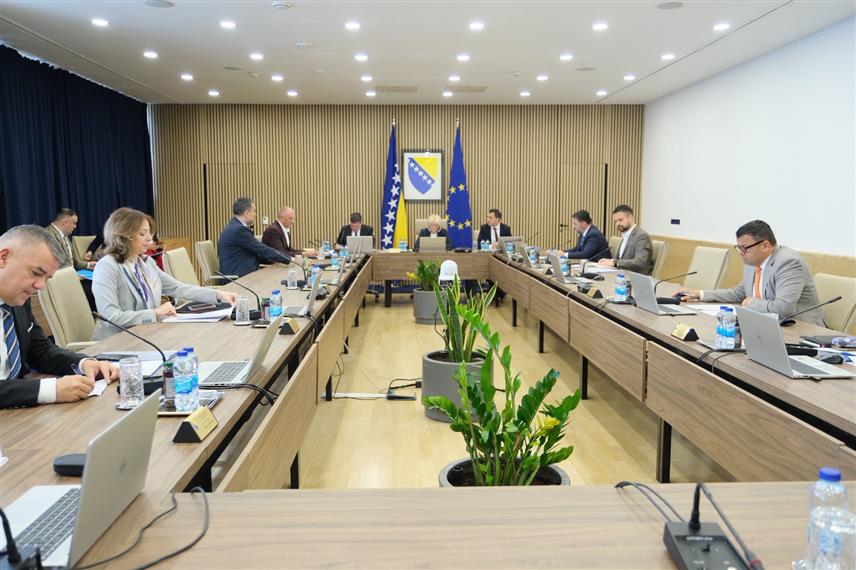САРАЈЕВО, 15. ОКТОБРА /СРНА/ - Сједница Савјета министара одржана данас у Сарајеву.	