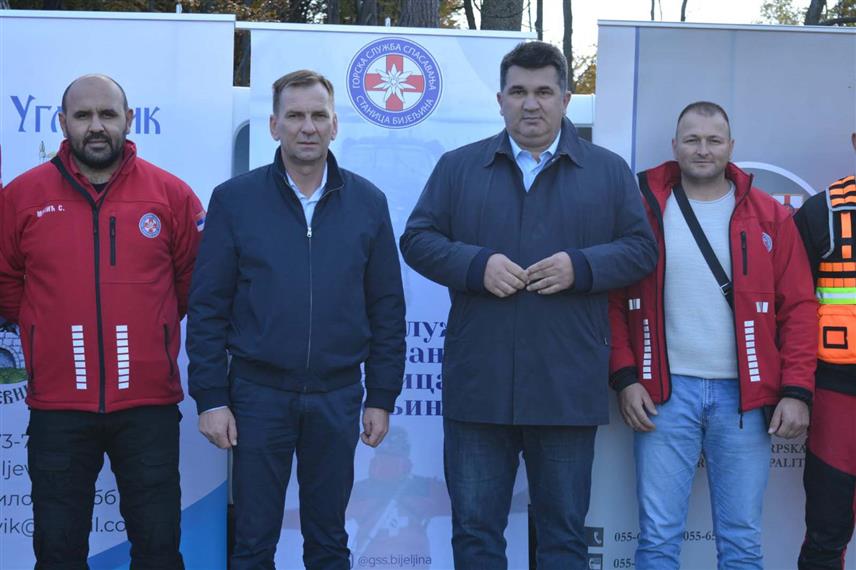 БИЈЕЉИНА, 19. ОКТОБРА /СРНА/ - Више од 500 дјеце из Лопара, Угљевика и Бијељине боравило је у туристичком комплексу "Бусија" на Мајевици гдје је током дводневног кампа "Дјеца ГСС" усвајало знања о природи и сналажење у њој, те ојачавало истраживачки дух.
