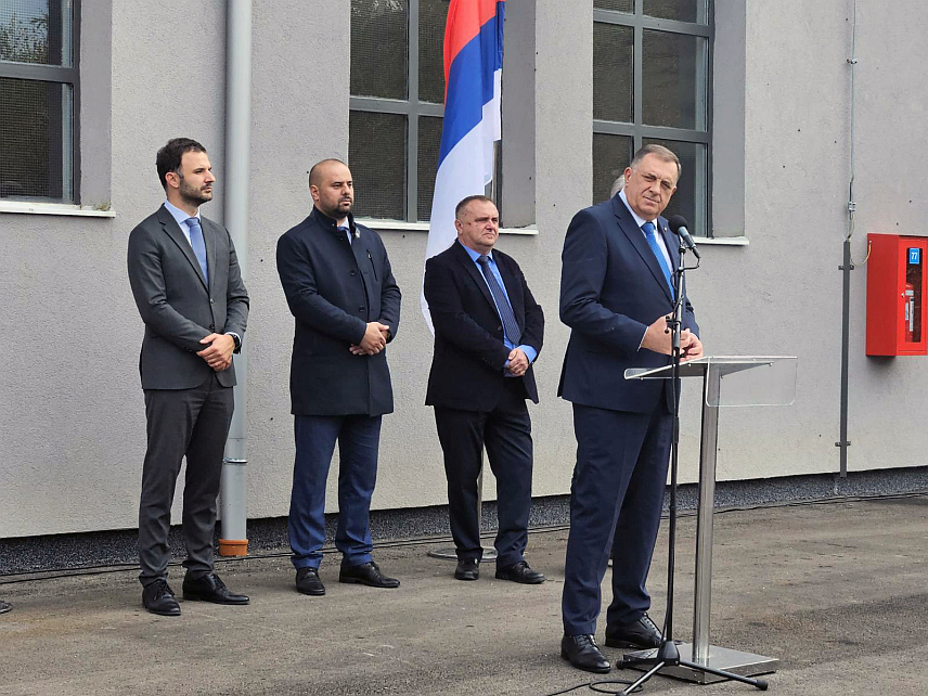 ПРИЈЕДОР, 21. ОКТОБРА /СРНА/ - Предсједник Милорад Додик пустио је у рад нови погон за производњу рударских експлозива у Фабрици "Твек" у Љубији код Приједора.