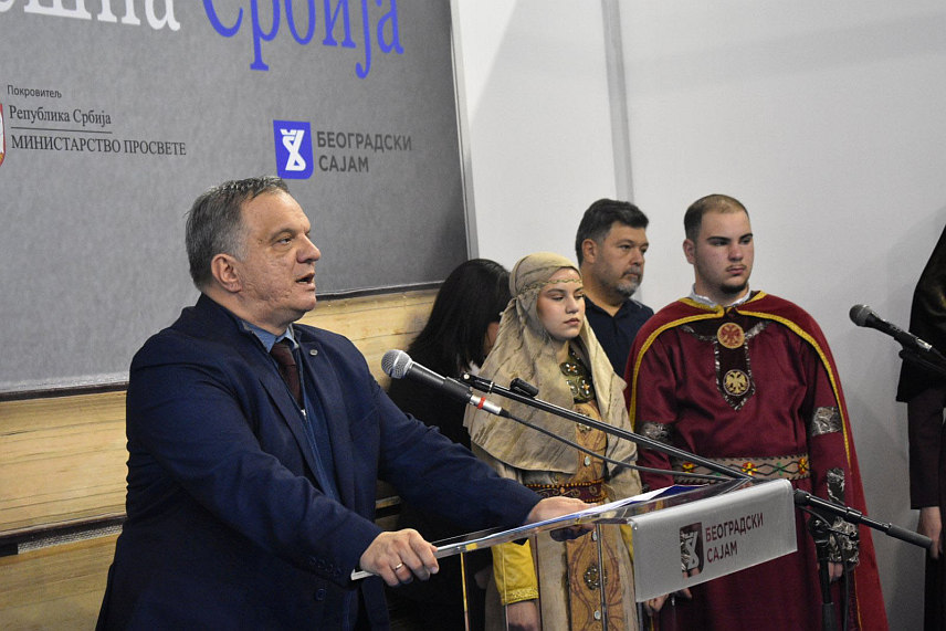 БЕОГРАД, 29. ОКТОБРА /СРНА/ - Министар просвјете Србије Дејан Вук Станковић отворио је данас у Београду Сајам образовања и наставних средстава који ће трајати до недјеље, 2. новембра.