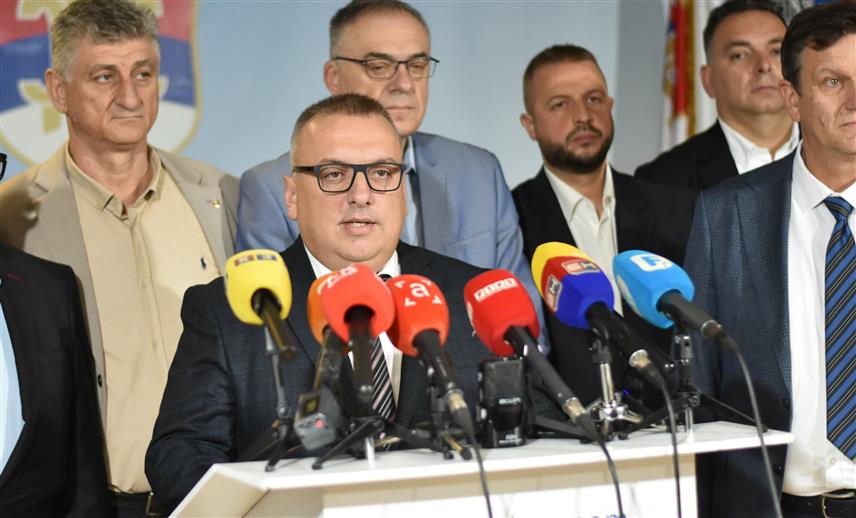БАЊАЛУКА, 3.ОКТОБРА /СРНА/ - Вршилац дужности предсједника СДС-а Јовица Радуловић на конференцији за новинаре у Бањалуци.