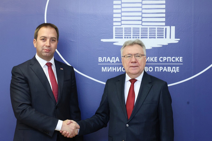 БАЊАЛУКА, 7. ОКТОБРА /СРНА/ - Министар правде Републике Српске Горан Селак и амбасадор Руске Федерације у БиХ Игор Калабухов разговарали су данас у Бањалуци о јачању сарадње Српске и Русије у области правосуђа и институционалне размјене знања и искустава.
