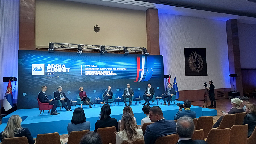 БЕОГРАД, 12. НОВЕМБРА /СРНА/ - Предсједник Надзорног одбора Олимпијског ценра "Јахорина" Недељко Елек првом "Јуроњуз Адрија самиту" у Београду.