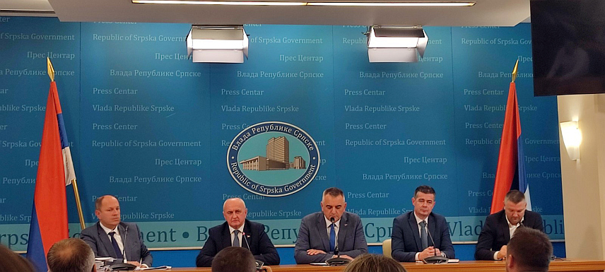 БАЊАЛУКА, 13. НОВЕМБРА /СРНА/ - Конференција за новинаре након тематске сједнице Владе о стању у предузећу "Електропривреда Републике Српске".