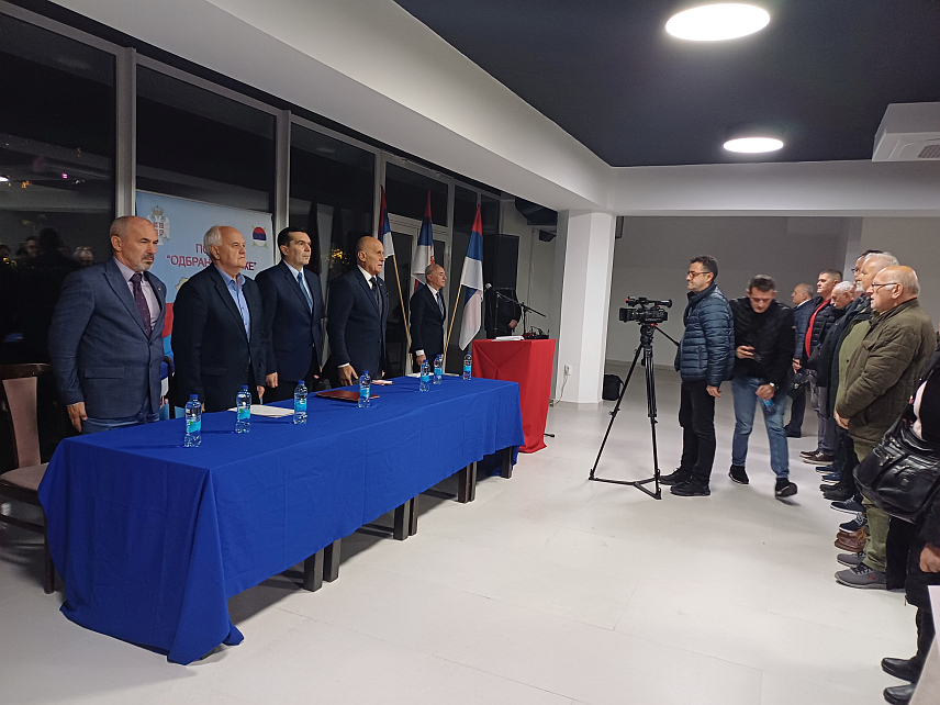 БАЊАЛУКА, 13. НОВЕМБРА /СРНА/ - Предсједник Покрета "Одбрана Српске" Дарко Матијашевић на трибини "Угрожена Српска-одлучан одговор" у бањалучком насељу Старчевица.