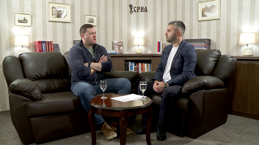 БАЊАЛУКА, 14. НОВЕМБРА /СРНА/ - Политиколог Војислав Савић гост је у новој епизоди подкаста Срне, који ће бити доступан сутра од 10.00 часова корисницима Срниног сервиса, као и на "Јутјуб" каналу и друштвеним мрежама наше куће.