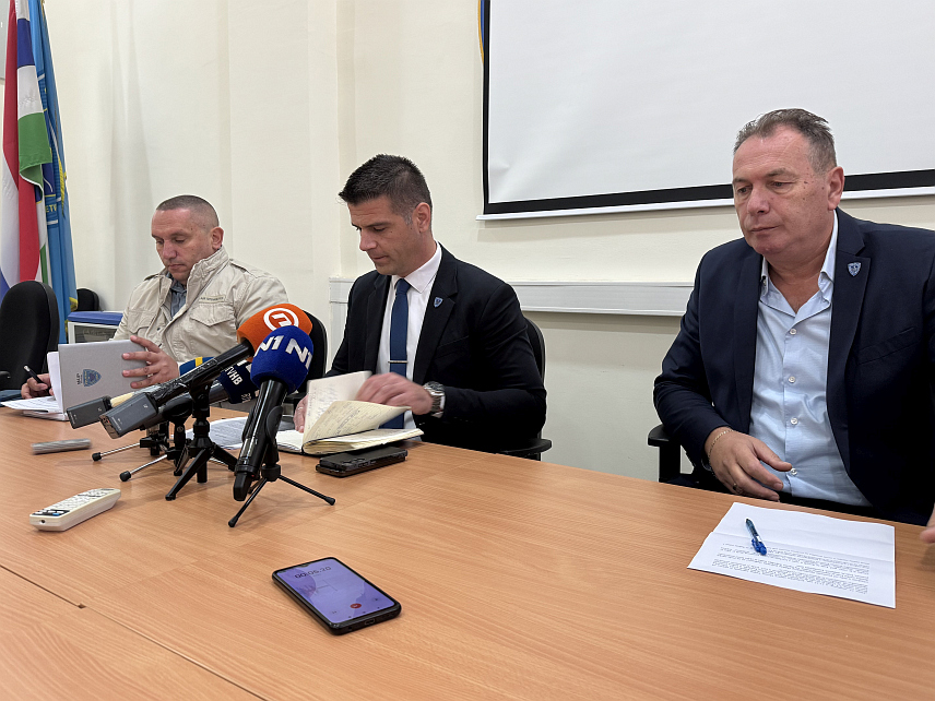 МОСTАР, 17. НОВЕМБРА /СРНА/ - Конференцији за новинаре Министарства унутрашњих послова Херцеговачко-неретванског кантона у Мостару.