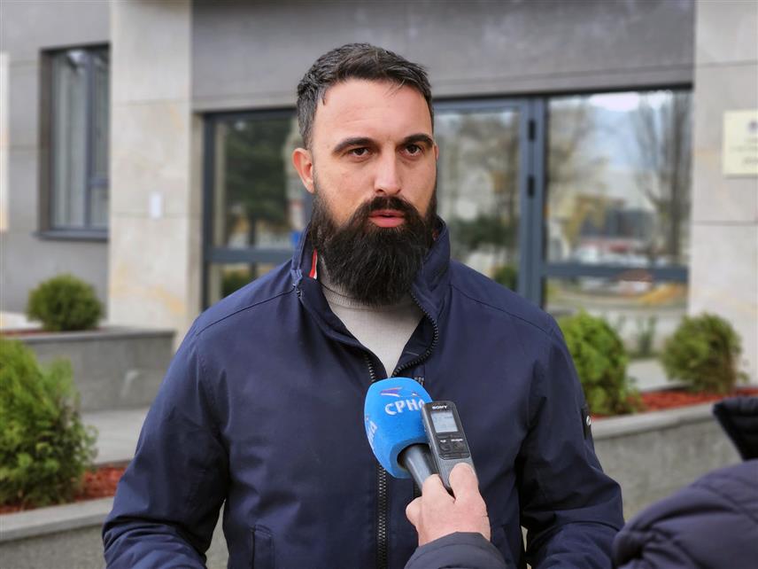 ИСТОЧНО САРАЈЕВО, 18. НОВЕМБРА /СРНА/ - Апсурдна је чињеница да је БиХ, три деценије након Дејтонског споразума, међународни протекторат, изјавио је Срни социолог Владимир Васић.