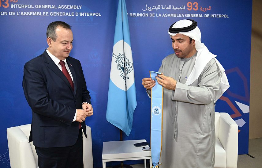 БЕОГРАД/МАРАКЕШ, 26. НОВЕМБРА /СРНА/ - Министру унутрашњих послова Србије Ивици Дачићу Интерпол је додијелио Медаљу посебног ранга, највише одликовање које се додјељује министрима унутрашњих послова за истакнуту улогу у области безбједносне сарадње, доприносу јачању механизама заједничког дјеловања између држава чланица и Интерпола у борби против организованог и транснационалног криминала.