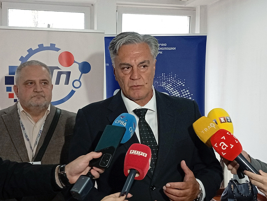 БАЊАЛУКА, 3. НОВЕМБРА /СРНА/ - Министар за научнотехнолошки развој и високо образовање Републике Српске Синиша Каран рекао је да су млади образовани људи најважнији ресурс за развој високих технологија.