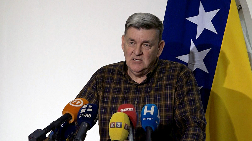 САРАЈЕВО, 3. НОВЕМБРА /СРНА/ - Предсједник Самосталног синдиката службеника и запослених у институцијама БиХ Раденко Мирковић најавио је данас да ће запослени организовати штрајкачки одбор и почети протесте због неусвајања буџета.
