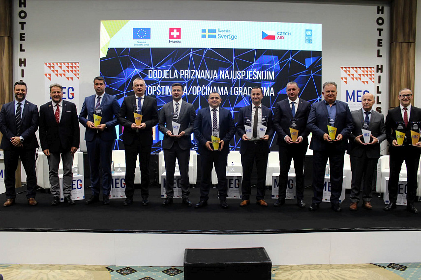 TРЕБИЊЕ, 4. НОВЕМБРА /СРНА/ - Град Tребиње је међу најуспјешнијим локалним заједницама у БиХ и Републици Српској, показала је завршна евалуација Пројекта општинског еколошког управљања /МЕГ два/.