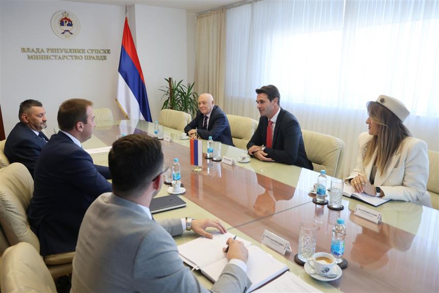 БАЊАЛУКА, 5. НОВЕМБРА /СРНА/ - Министар правде Републике Српске Горан Селак и федерални министар правде Ведран Шкобић.