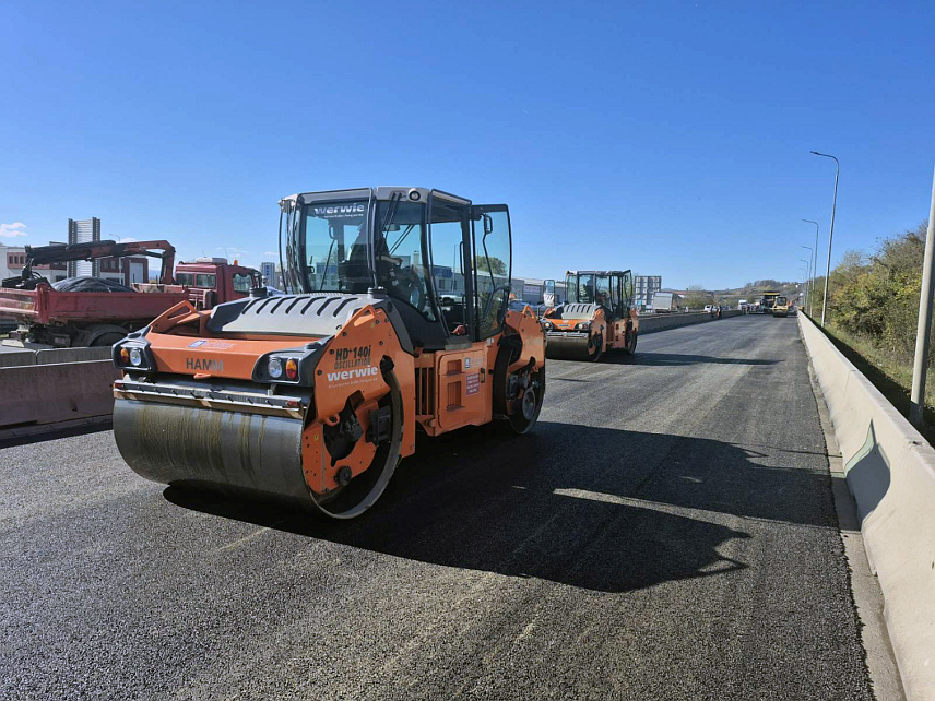 БАЊАЛУКА, 5. НОВЕМБРА /СРНА/ - У оквиру санације магистралног пута Клашнице-Бањалука, почело је постављање хабајућег асфалтног слоја, речено је Срни у предузећу "Путеви Републике Српске".