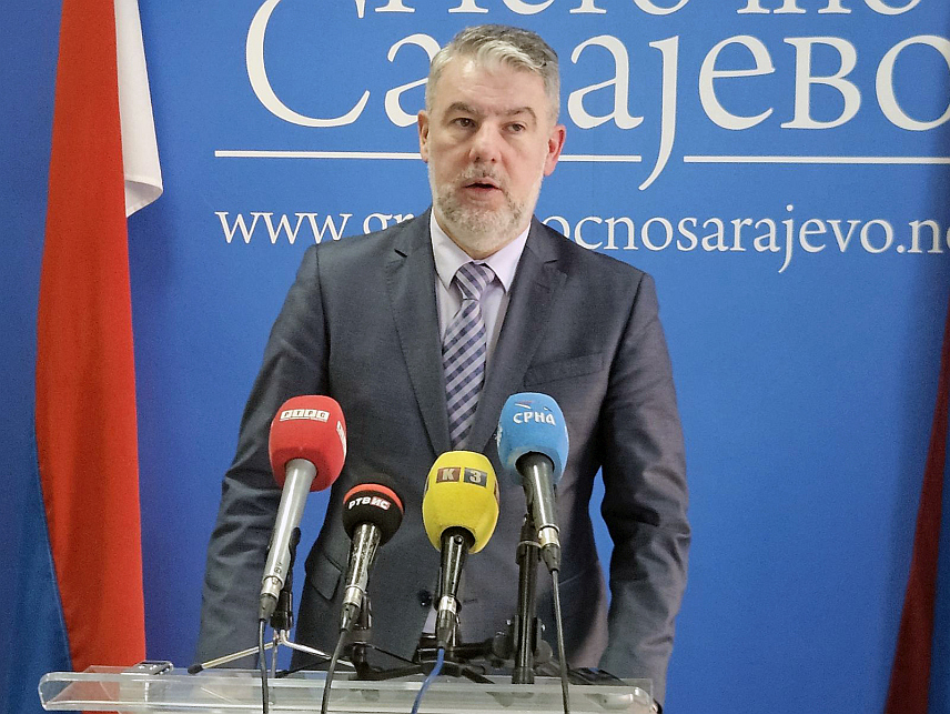 ИСТОЧНО САРАЈЕВО, 7. НОВЕМБРА /СРНА/ - Министар здравља и социјалне заштите Републике Српске Ален Шеранић изјавио је да су на данашњем састанку са градоначелником Источног Сарајева Љубишом Ћосићем дефинисани конкретни кораци који ће побољшати здравствену инфраструктуру и услуге на подручју овог града.