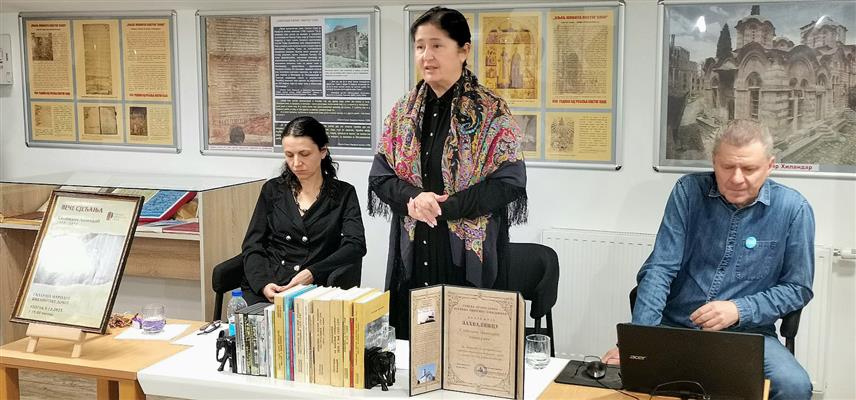 ДОБОЈ, 10. ДЕЦЕМБРА /СРНА/ - Народна библиотека у Добоју организовала је вече сјећања поводом годишњице смрти књижничара Слободана Лазендића, који је као приређивач или аутор са 78 разноврсних дјела о родним Завидовићима обогатио фондове библиотечке грађе библиотека у Српској и Србији, као и Конгресну библиотеку у Вашингтону.