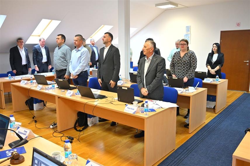 ШАМАЦ,15. ДЕЦЕМБРА /СРНА/ - Сједница Скупштине општине Шамац.