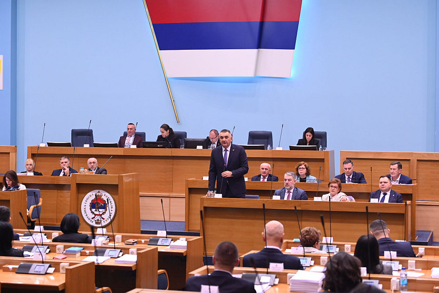 БАЊАЛУКА, 16. ДЕЦЕМБРА /СРНА/ - Сједница Народне скупштине Републике Српске у Бањалуци на којој ће по хитном поступку бити разматран Приједлог буџета Српске за наредну годину који износи 7,409 милијарди КМ.