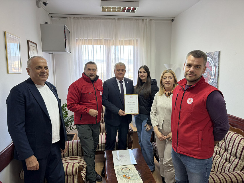 ПАЛЕ, 16. ДЕЦЕМБРА /СРНА/ - Представници Црвеног крста Републике Српске оранизовали су јуче пријем за волонтерку у Црвеном крсту Рогатица Анђелу Гојковић.