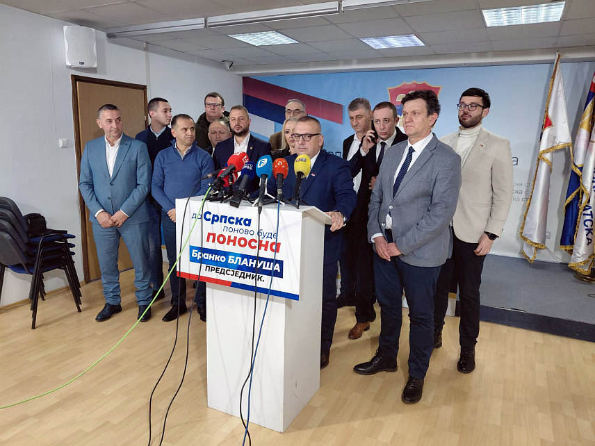 БАЊАЛУКА, 17. ДЕЦЕМБАР /СРНА/ - Вршилац дужности предсједника СДС-а Јовица Радуловић на конференцији за новинаре након сједнице Главног одбора странке.