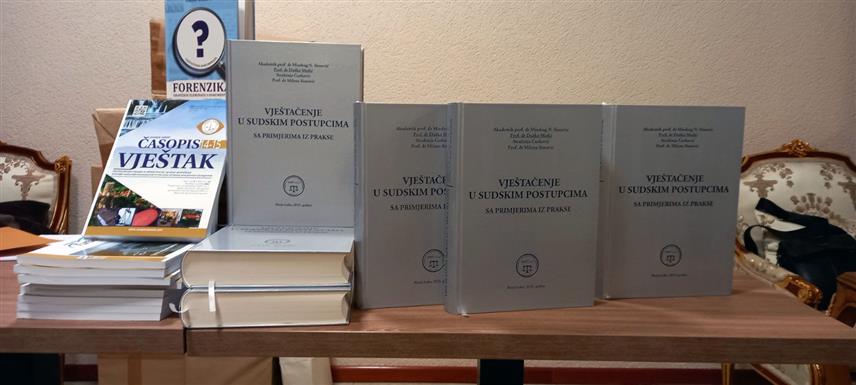 БАЊАЛУКА, 18. ДЕЦЕМБРА /СРНА/ - У Бањалуции је данас промовисана стручна књига "Вјештачење у судским поступцима - са примјерима из праксе", након које је одржана едукација судских вјештака.