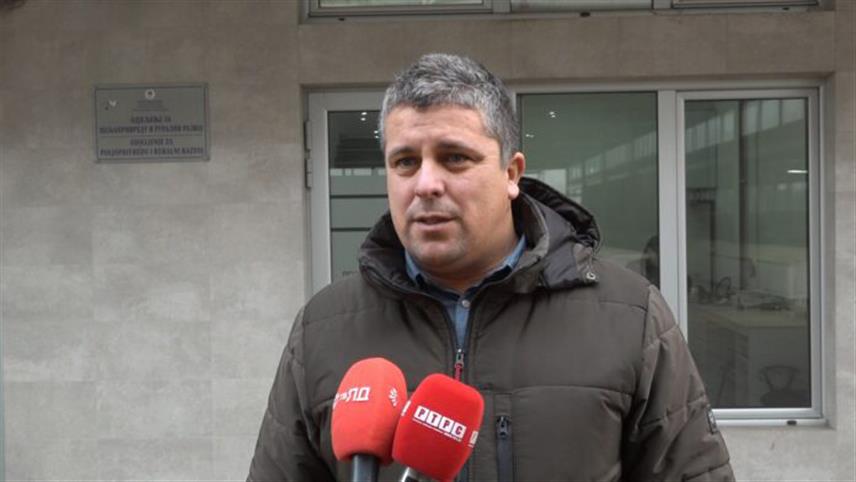 ПРИЈЕДОР, 19. ДЕЦЕМБРА /СРНА/ - Вршилац дужности начелника Одјељења за пољопривреду и рурални развој Жарко Тубин у обраћању новинарима у Приједору.