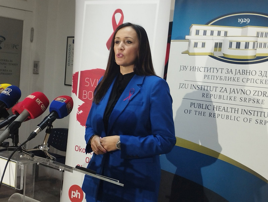 БАЊАЛУКА, 1. ДЕЦЕМБРА /СРНА/ - Начелник службе за епидемиологију у Институту за јавно здравство Републике Српске Нина Родић Вукмир на конференцији за новинаре у Бањалуци.
