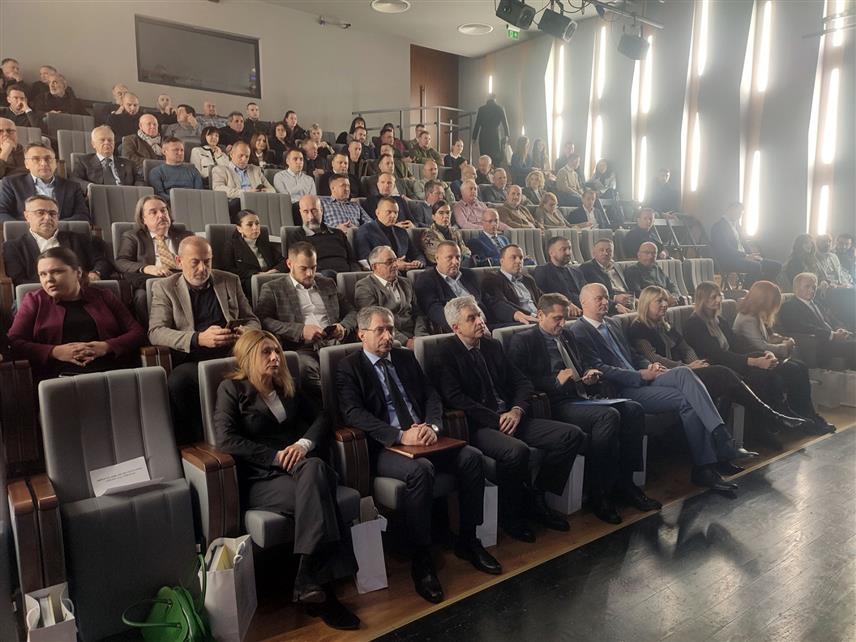 БАЊАЛУКА, 22. ДЕЦЕМБРА /СРНА/ - Свечана академија поводом обиљежавања 33 године рада Шумарског факултета у Бањалуци.