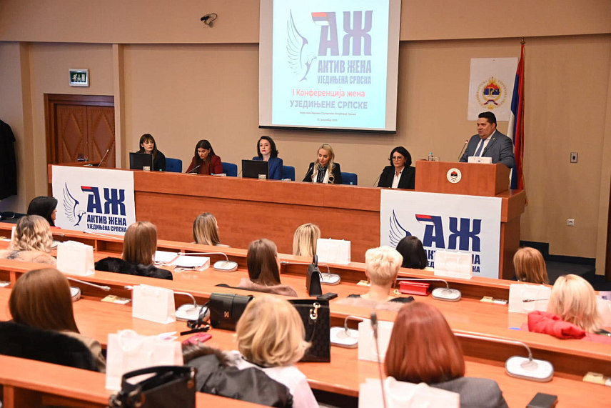 БАЊАЛУКА, 22. ДЕЦЕМБРА /СРНА/ - Предсједник Уједињене Српске Ненад Стевандић у обраћању присурнима на "Првој конференција жена" коју је организовао Актив жена те политичке партије.