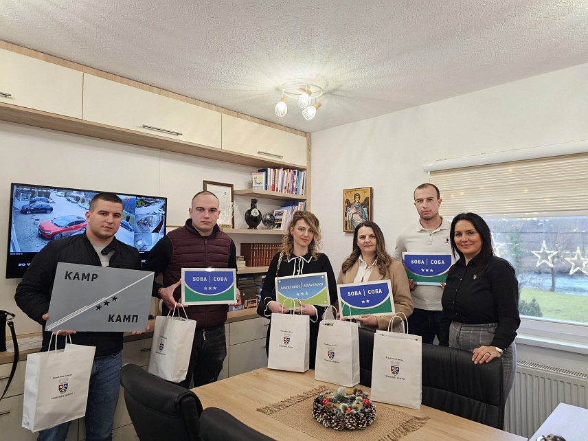 ЈЕЗЕРО, 22. ДЕЦЕМБРА /СРНА/ - У Језеру су данас званично категоризовани први смјештајни објекти, чиме је направљен значајан искорак у уређењу и подизању квалитета туристичке понуде.