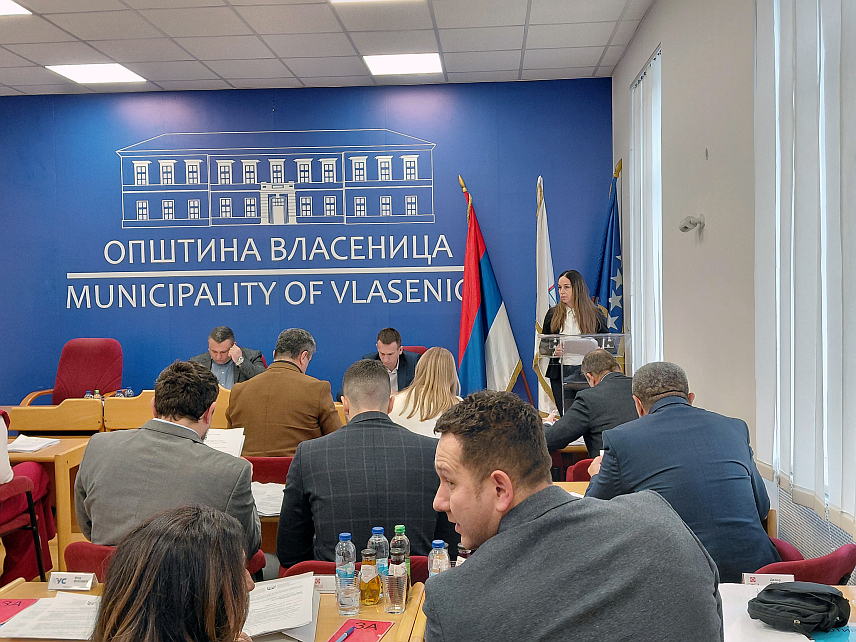 ВЛАСЕНИЦА, 22. ДЕЦЕМБРА /СРНА/ - Одборници Скупштине општине Власеница усвојили су данас ребаланс буџета за ову годину у износу од 16.050.000 КМ и буџет за идућу годину од 14.200.000 КМ