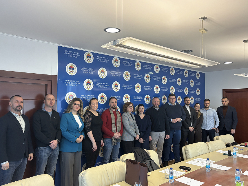 БАЊАЛУКА, 29. ДЕЦЕМБРА /СРНА/ - Министар управе и локалне самоуправе Републике Српске Сенка Јујић потписала је уговоре са представницима удружења и фондација којима су одобрена средства за суфинансирање пројеката и програма за ову годину.