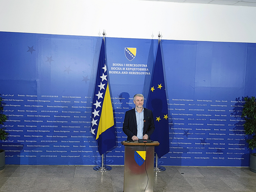 САРАЈЕВО, 2. ДЕЦЕМБРА /СРНА/ - Сједница Савјета министара данас није одржана јер министри из Републике Српске нису гласали за дневни ред, рекао је министар транспорта и комуникација у Савјету министара Един Форто.