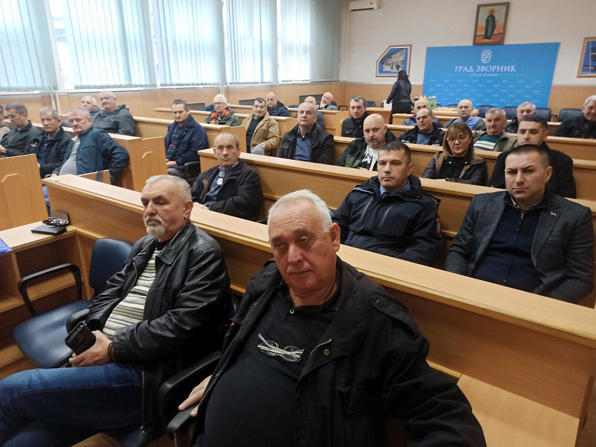 ЗВОРНИК, 3. ДЕЦЕМБРА /СРНА/ - У сали Градске скупштине Зворник одржан је округли сто поводом 3. априла – Међународног дана лица са инвалидитетом, којем су присутвовали инвалиди рада, ратни војни инвалиди, представници Градске управе, Дома здравља и Болнице, те других установа.