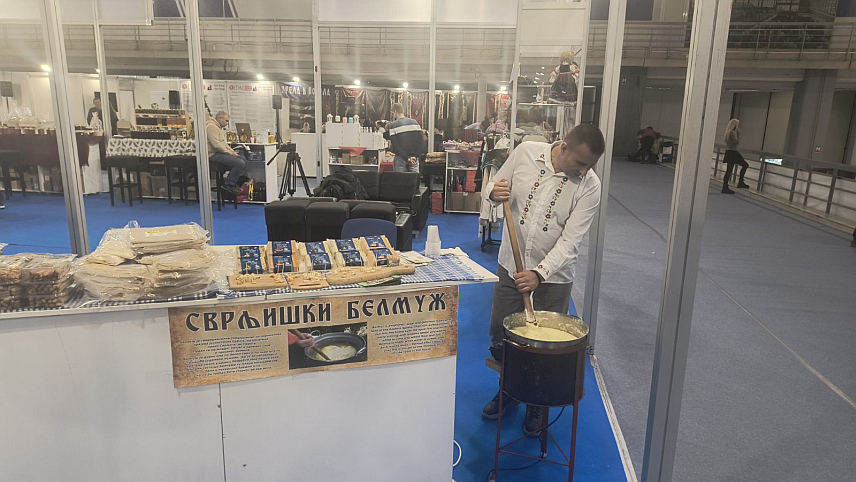 БЕОГРАД, 4. ДЕЦЕМБРА /СРНА/ - Сајам етно хране и пића у Београду окупио је више од 300 излагача, међу којима су и произвођачи из Републике Српске и БиХ.