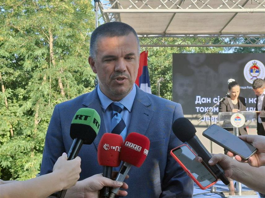 ПРИЈЕДОР, 19. ЈУЛА /СРНА/ - Срби увијек страдали када нису имали своју државу, поручио је помоћник министра рада и борачко-инвалидске заштите Републике Српске Небојша Видаковић на обиљежавању Дан сјећања на дјецу убијену током геноцида над Србима, Јеврејима и Ромима у Независној Држави Хрватској /НДХ/ 1941–1945. године.